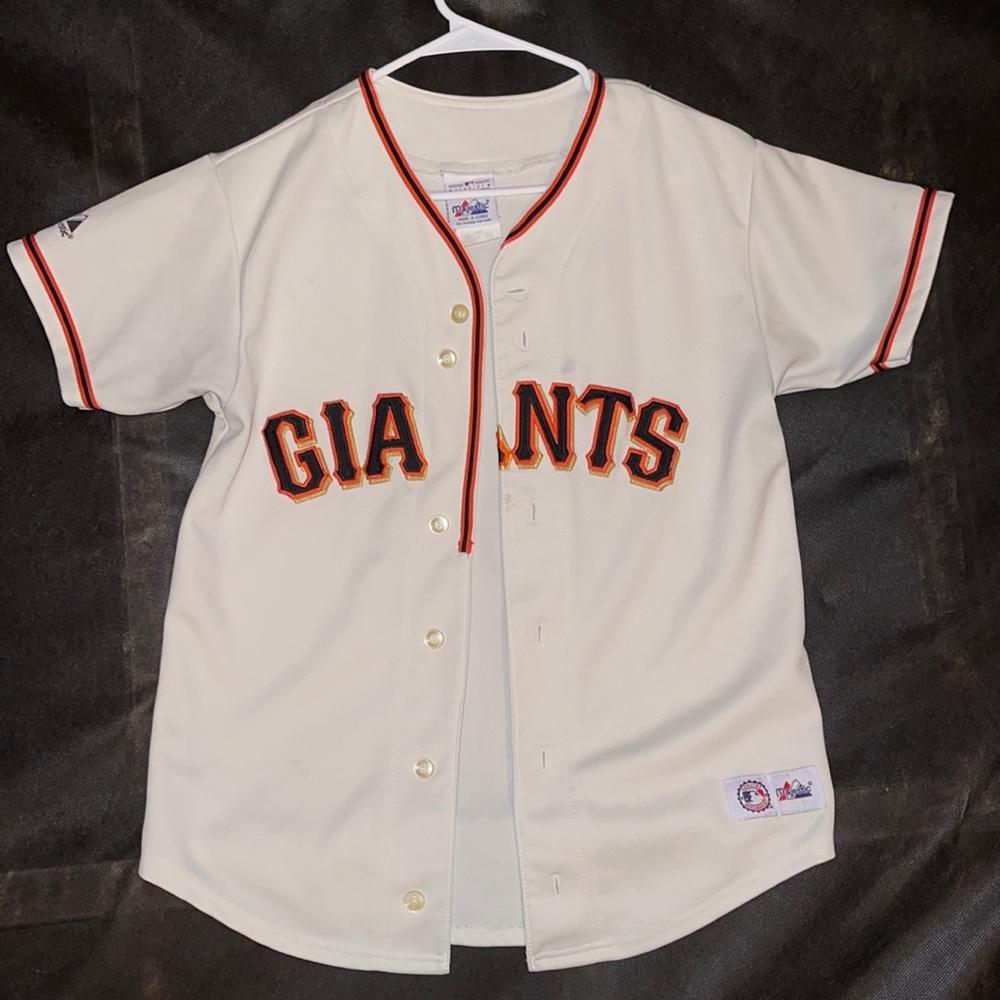 Majestic Giants jersey, size L.